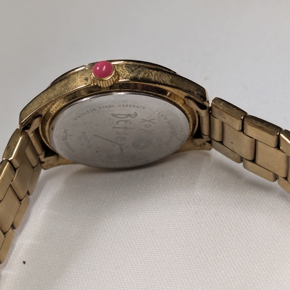 Gold Smartwatch - Picture 6 of 9